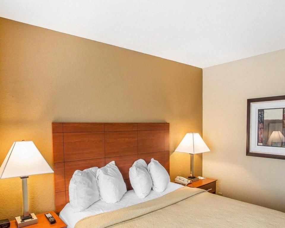 מאונט ג'ולייט Quality Inn & Suites מראה חיצוני תמונה