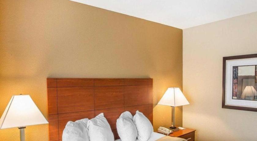 מאונט ג'ולייט Quality Inn & Suites מראה חיצוני תמונה