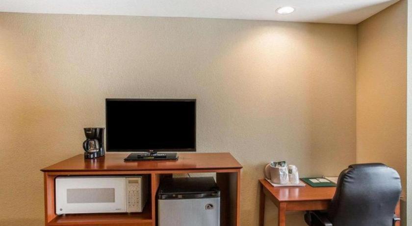 מאונט ג'ולייט Quality Inn & Suites מראה חיצוני תמונה