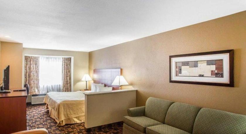 מאונט ג'ולייט Quality Inn & Suites מראה חיצוני תמונה