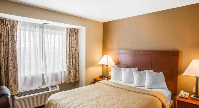 מאונט ג'ולייט Quality Inn & Suites מראה חיצוני תמונה